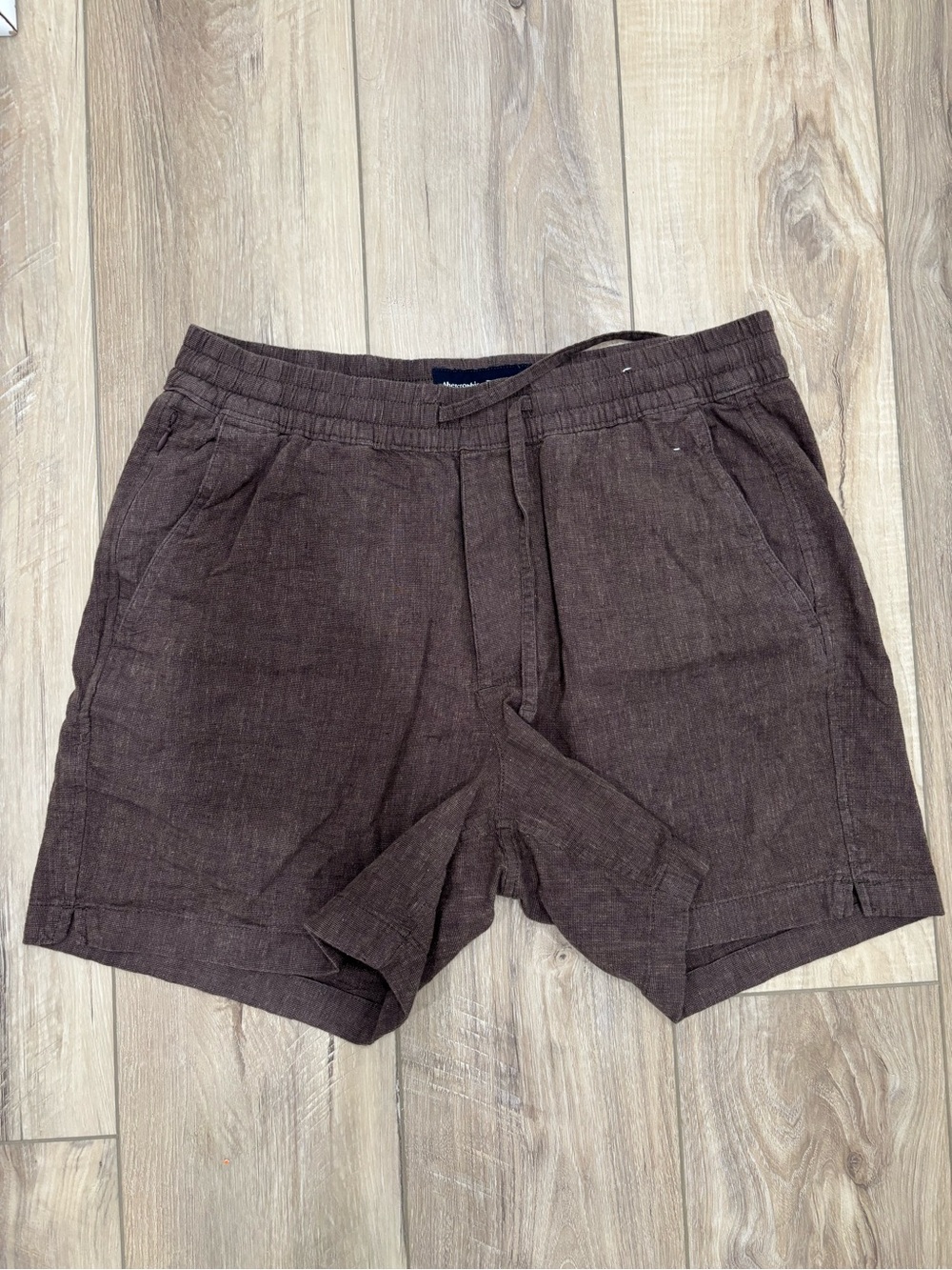 Abercrombie & Fitch Men's Dark Brown Flat-Front Linen Shorts